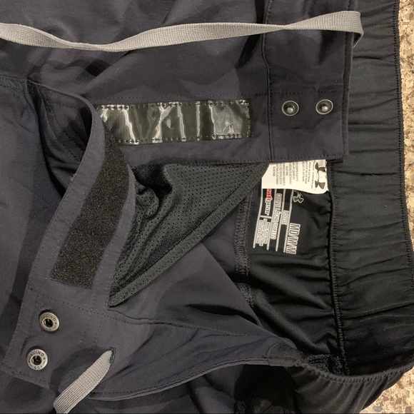 Under Armour Heatgear Loose Combine Shorts - Picture 3 of 7